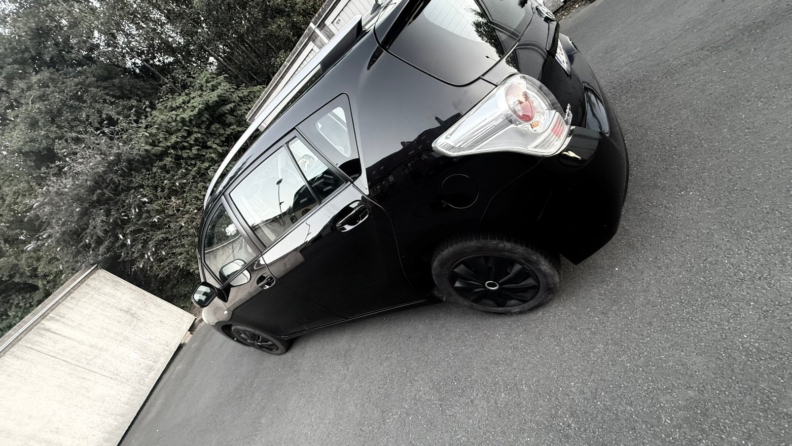 Toyota verso 5 p 2010 1.6 essence 132 ch euros 4 120 000 km, Offres d'emploi