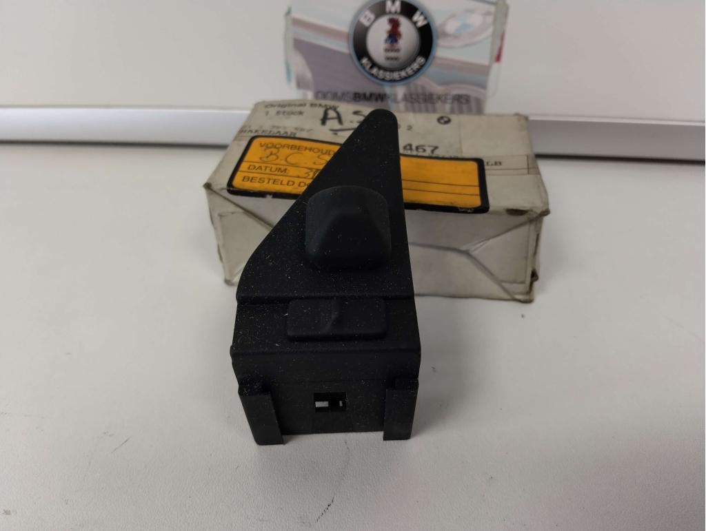 BMW E31 .E36 spiegel verstel schakelaar NIEUW 61311383467, Autos : Pièces & Accessoires, Enlèvement ou Envoi, Niet ingevuld, Niet ingevuld