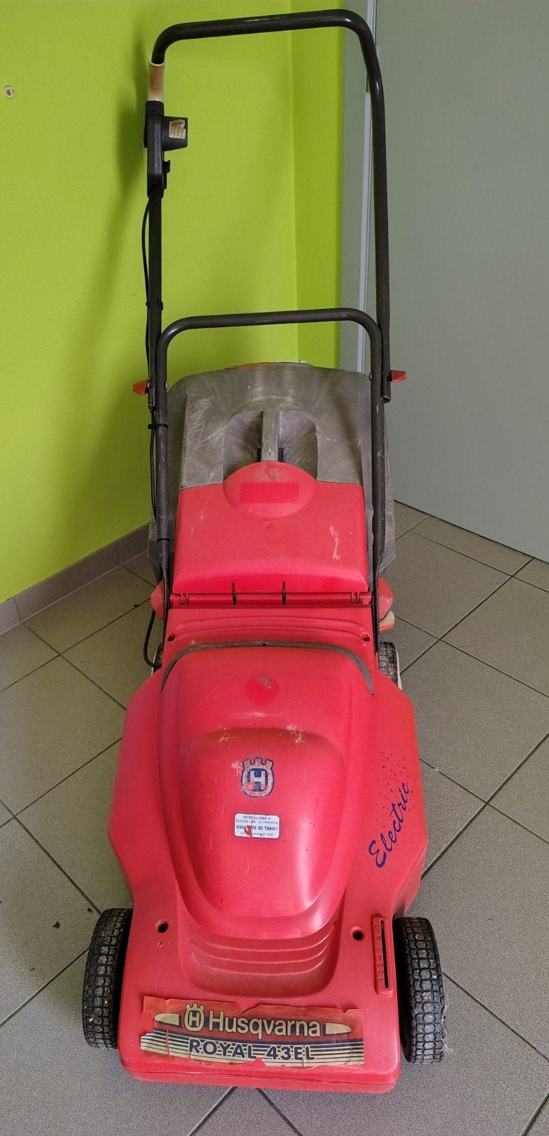 Grasmachine Husqvarna, Tuin en Terras, Ophalen, Gebruikt, Elektrische grasmaaier, Opvangbak