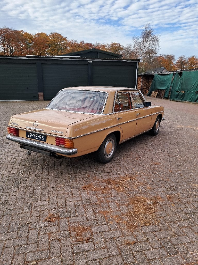 Mercedes w115, foto 2
