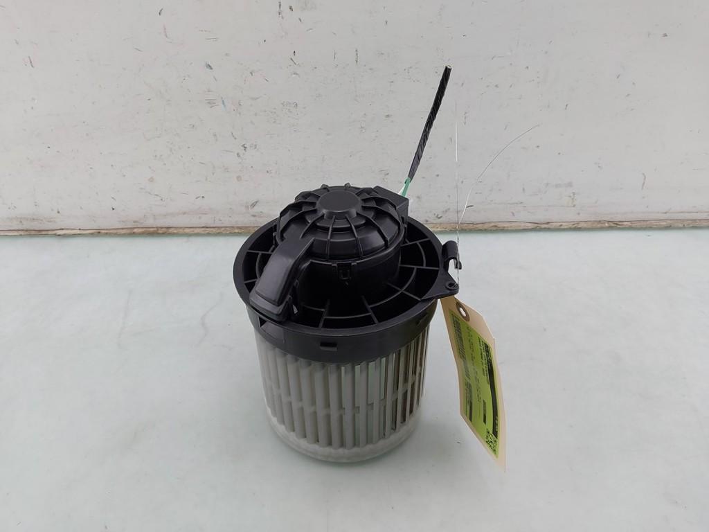 KACHEL VENTILATORMOTOR Spring (|220214A0900|272106230R|), Auto-onderdelen, Airco en Verwarming, Dacia, Gebruikt