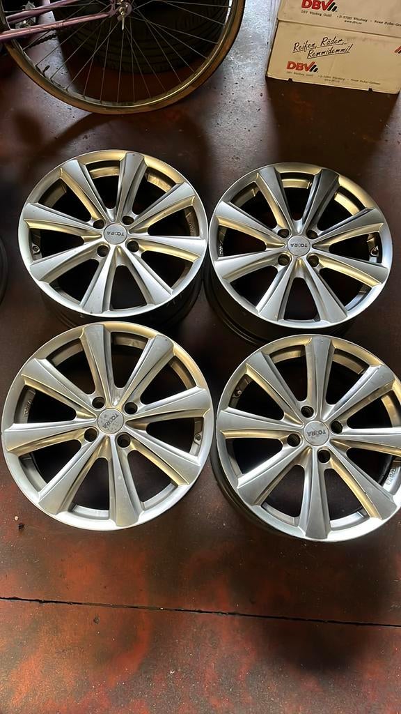 Toora 17” velgen 7j x 17” ET35 4x108 ford focus/fiesta, Ophalen, Gebruikt