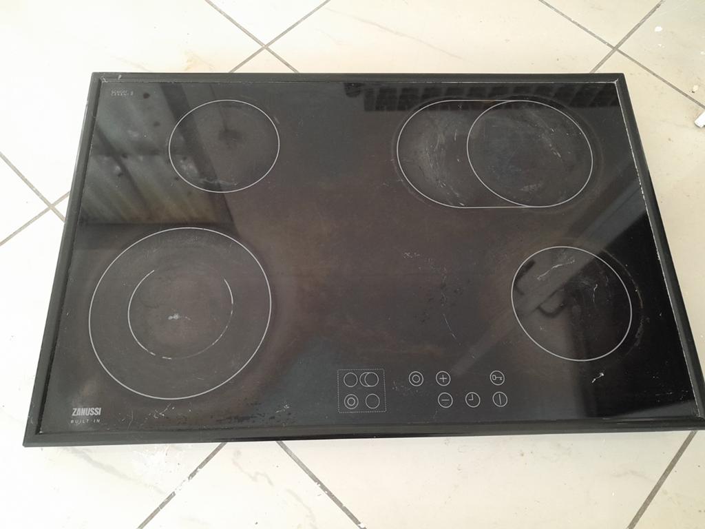 Taque Vitrocéramique Zanussi, Electroménager, Enlèvement, Utilisé, 4 zones de cuisson