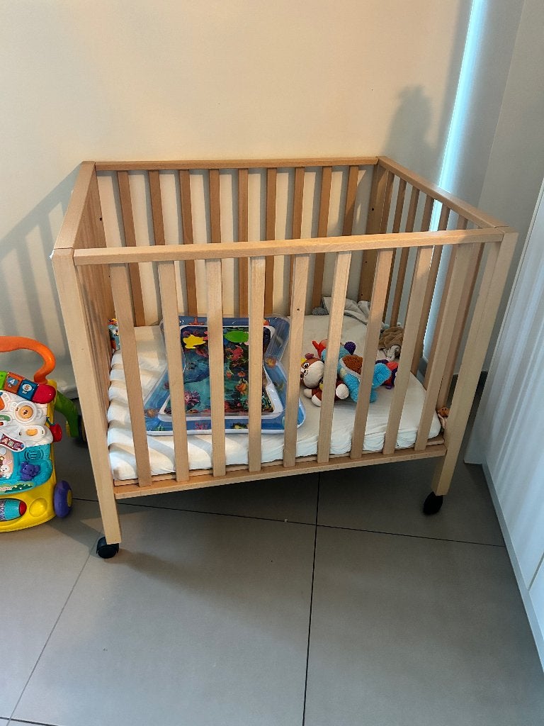 Park verstelbaar met matras en met benodigdheden, Ophalen, Gebruikt, Vierkant, In hoogte verstelbaar