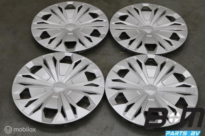 Set 17 inch wieldoppen Audi Q3 F3 83A601147, Gebruikt, Band(en)