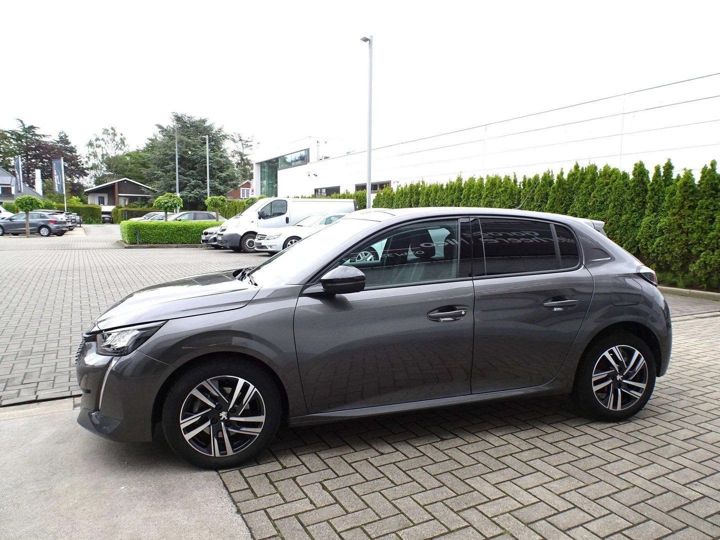 Peugeot 208 1.2i Allure Pack CARPLAY,CAMERA,FULL LED,NAVI,CR, Autos, Peugeot, Argent ou Gris, Achat, Euro 6, Entreprise
