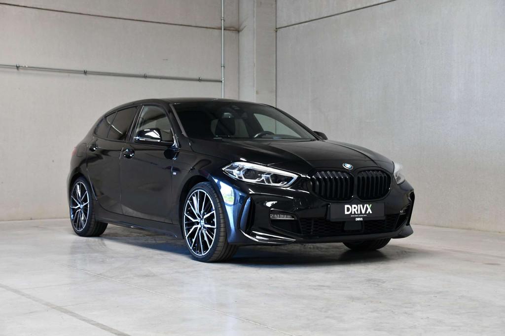 BMW 1 Serie 118 M-SPORT I FULL BLACK l NAVI L APPLE CARPLAY, 100 kW, Achat, 1295 kg, Entreprise