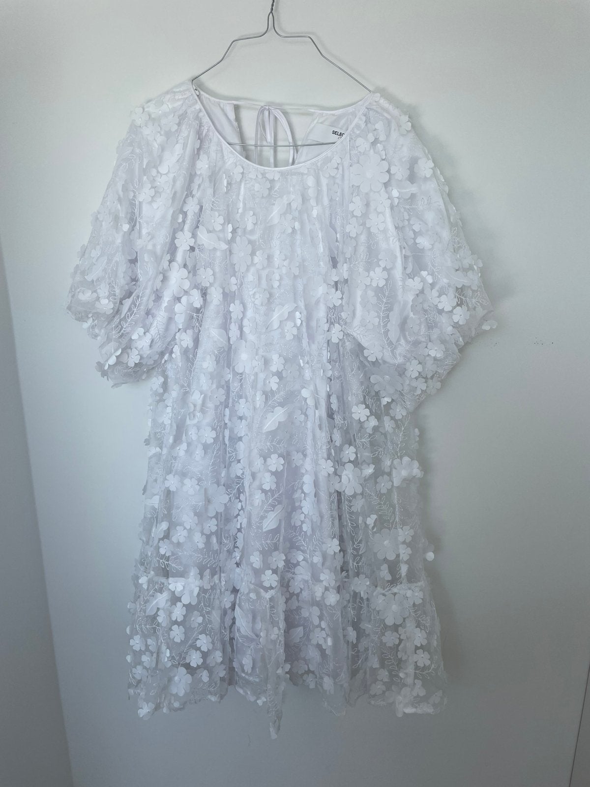 Selected Femme jurk S, Kleding | Dames, Wit, Ophalen of Verzenden, Zo goed als nieuw, Knielengte