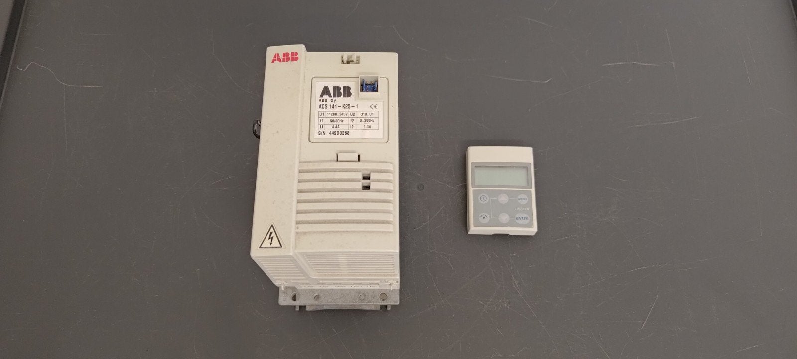 Variateur de Fréquence ABB ACS141‑K25‑1, Enlèvement, Utilisé