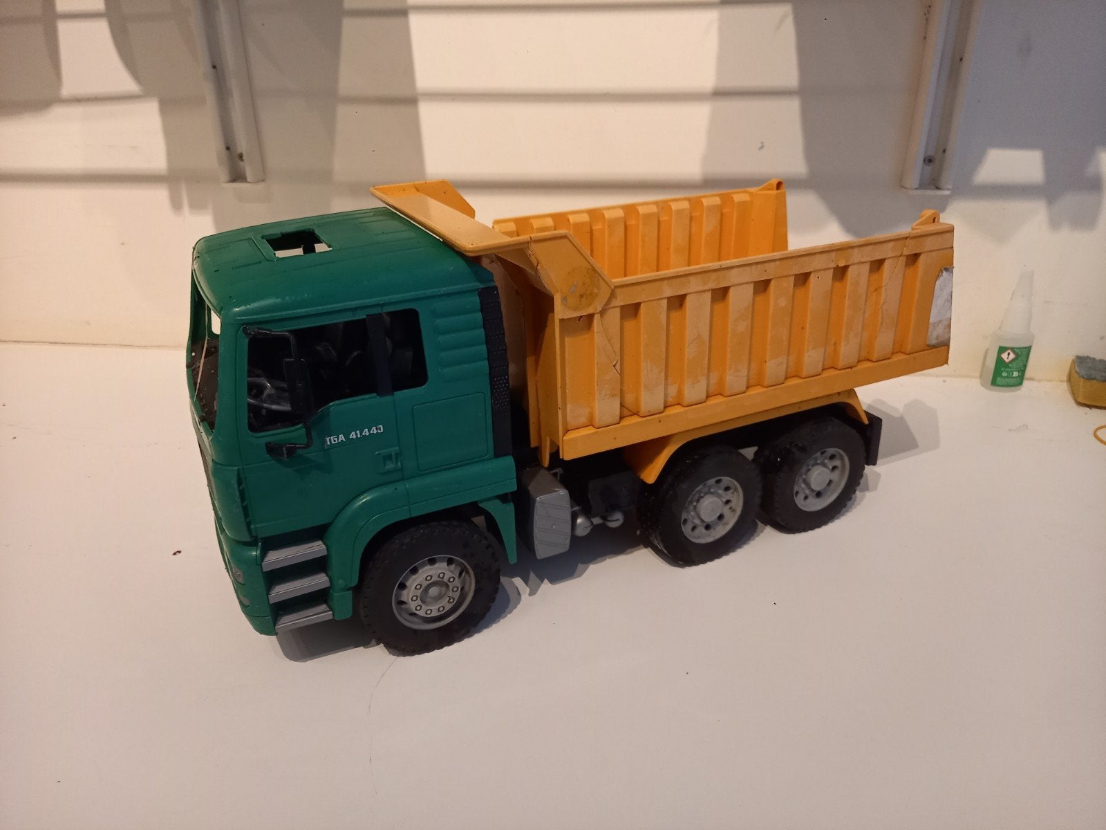 Bruder camion, Ophalen