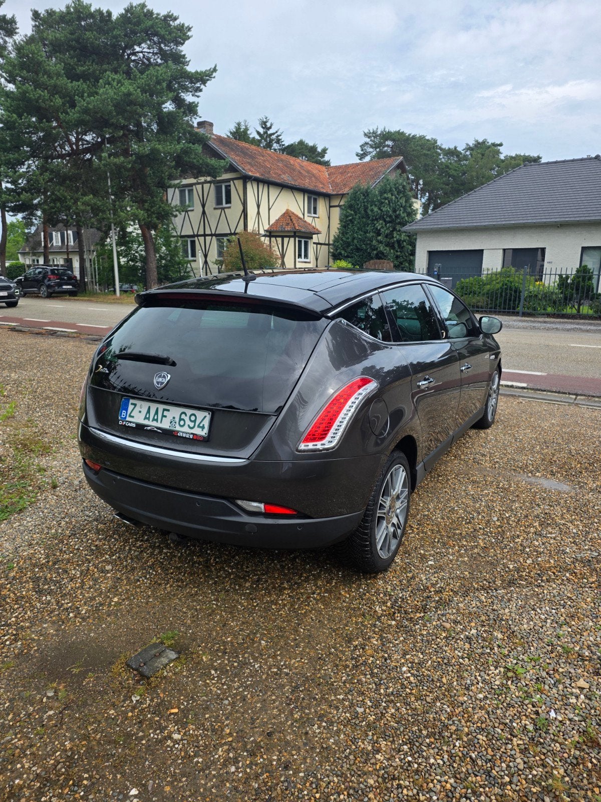 Lancia Delta 1.6 Mtj Automaat full optie 1ste eigenaar, Auto's, Beige, 4 cilinders, Leder, Bedrijf