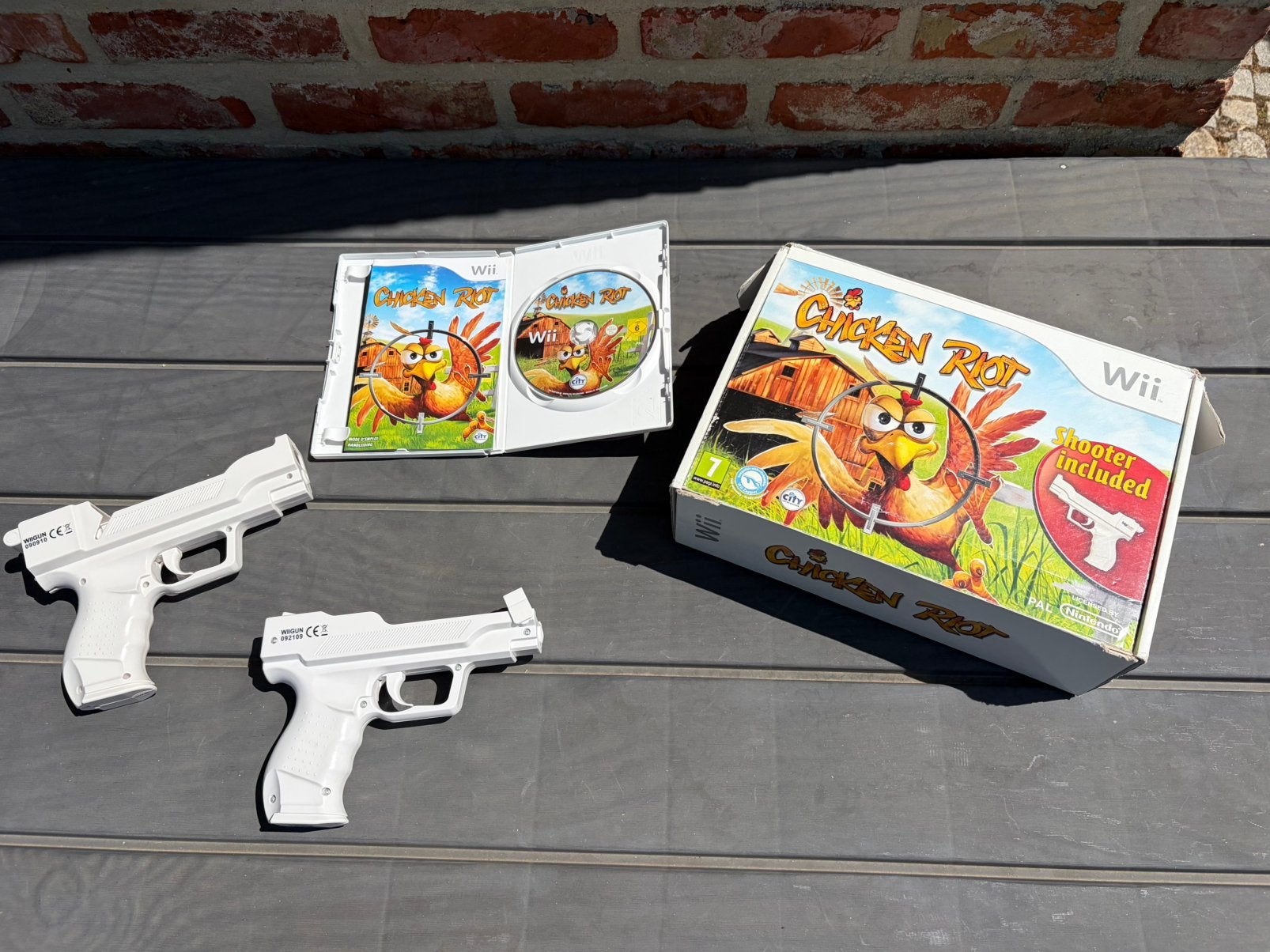 Chicken Riot + Gun, Wii, Games en Spelcomputers, Games | Nintendo Wii, Ophalen of Verzenden, Shooter, Vanaf 7 jaar
