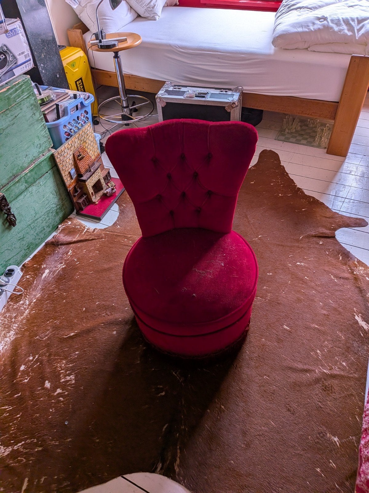 2 kleine stoelen met bijzettafel rood, Antiek en Kunst, Ophalen