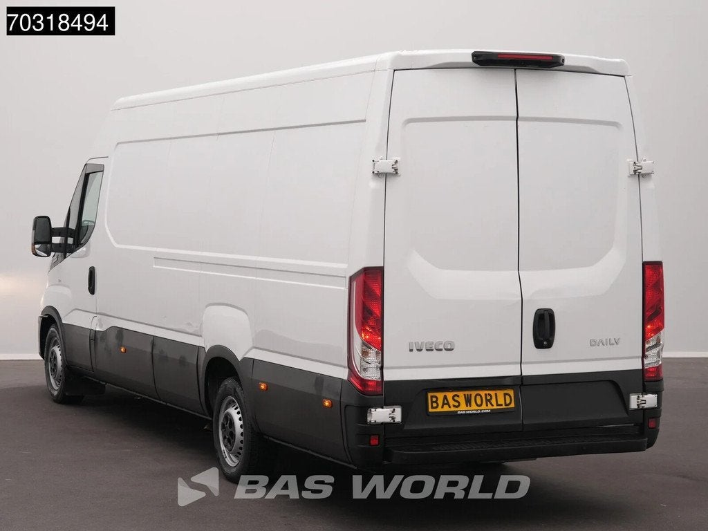 Iveco Daily 35S16 Automaat L3H2 160PK 3,5t Trekgewicht Airco, Auto's, Bestelwagens en Lichte vracht, Automaat, Stof, Gebruikt
