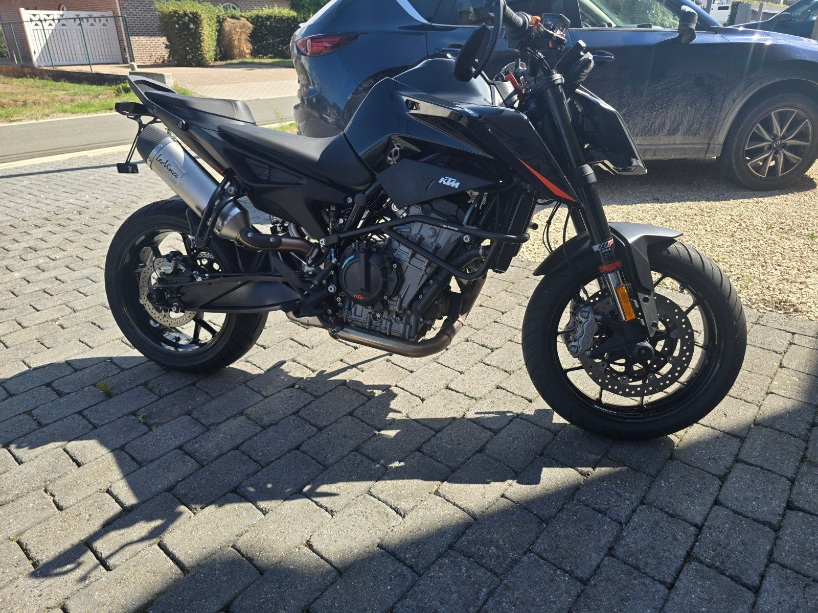 KTM Duke 890, Particulier