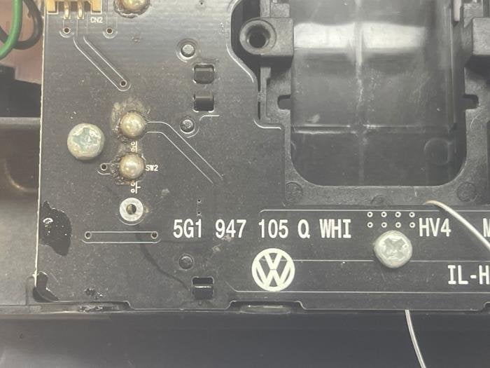 Eclairage intérieur avant d'un Volkswagen Golf, Volkswagen, -, 3 mois de garantie, Utilisé