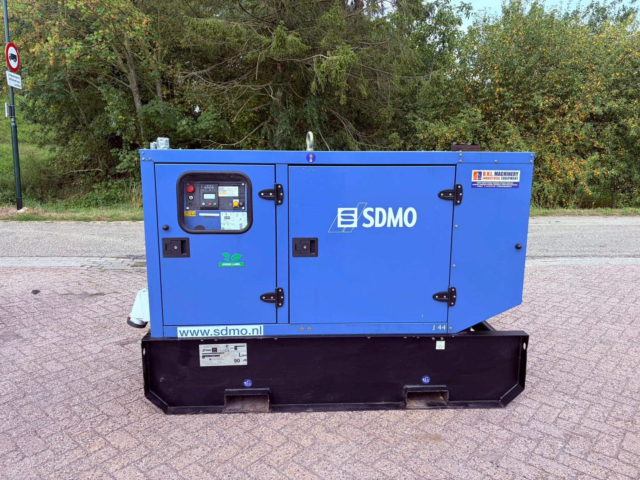 SDMO J44 45 kVA John Deere 3029 Stamford aggregaat generator