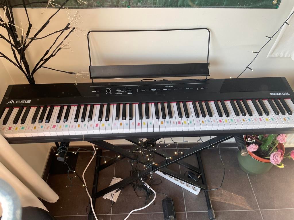 Keyboard piano inclusief toebehoren, Ophalen, Zo goed als nieuw, Zwart, Piano
