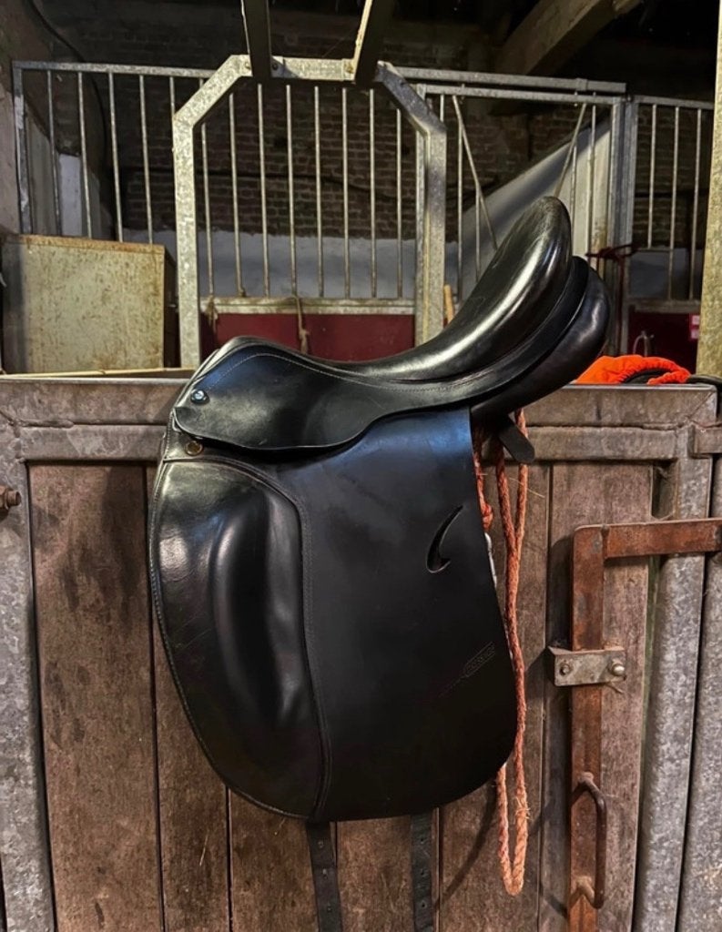 Selle dressage, Enlèvement ou Envoi, Utilisé, Dressage