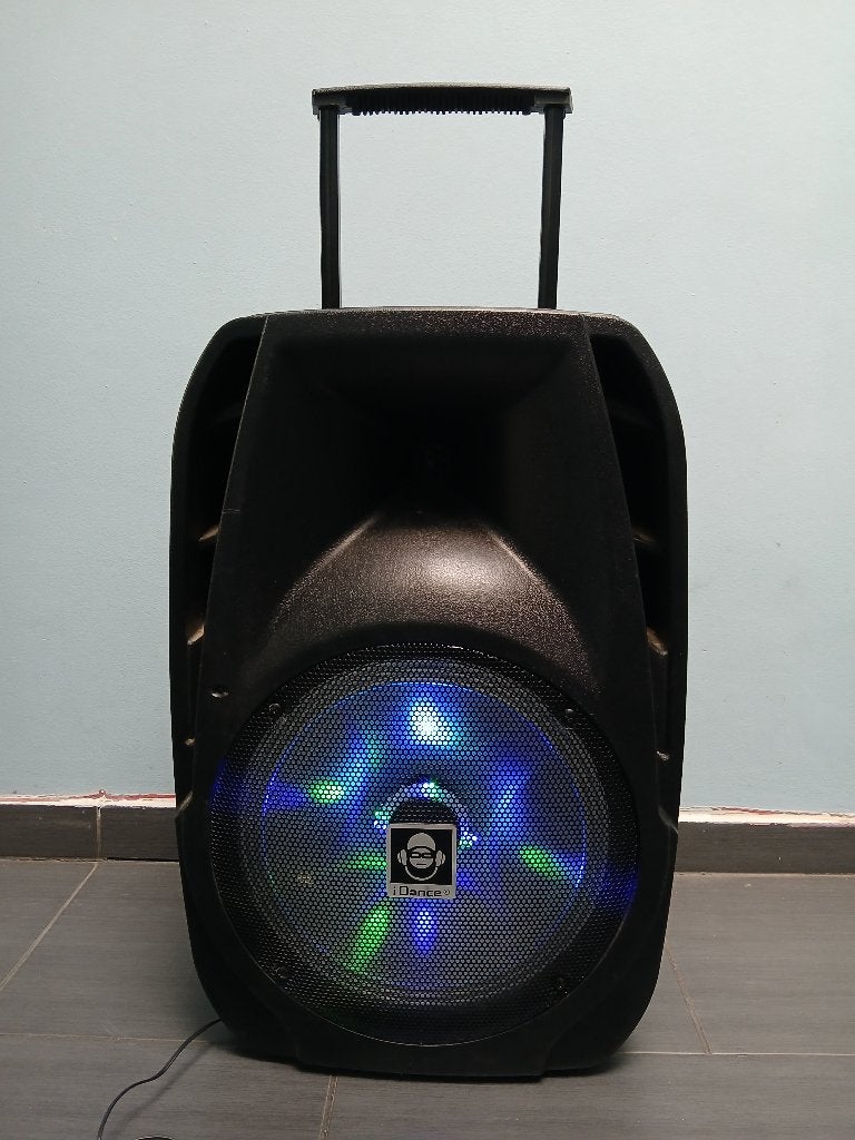 À vendre – pour toute personne intéressée., Ophalen, Zwart, Kunststof, Zo goed als nieuw