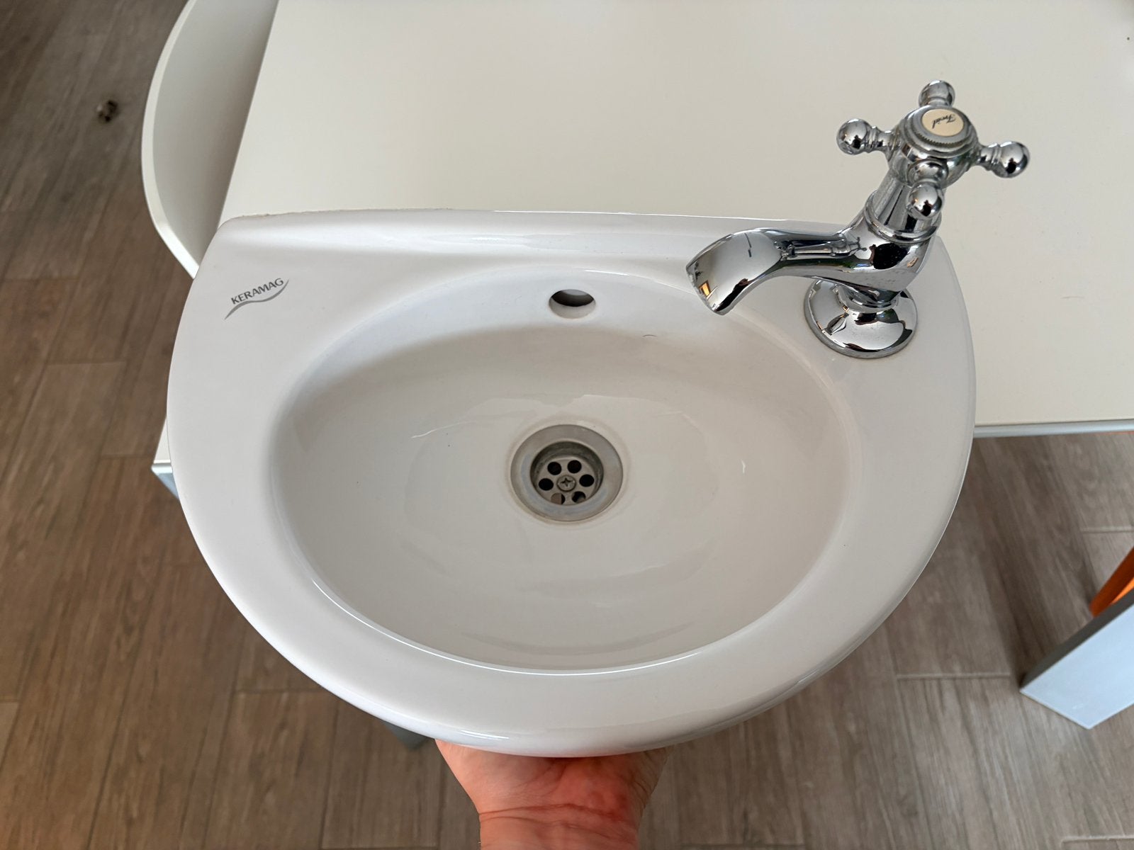Lavabo met kraan, Ophalen, Minder dan 50 cm, Gebruikt, Minder dan 25 cm
