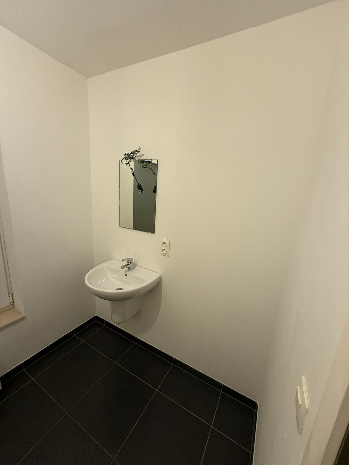 Lavabo met kraan, Ophalen