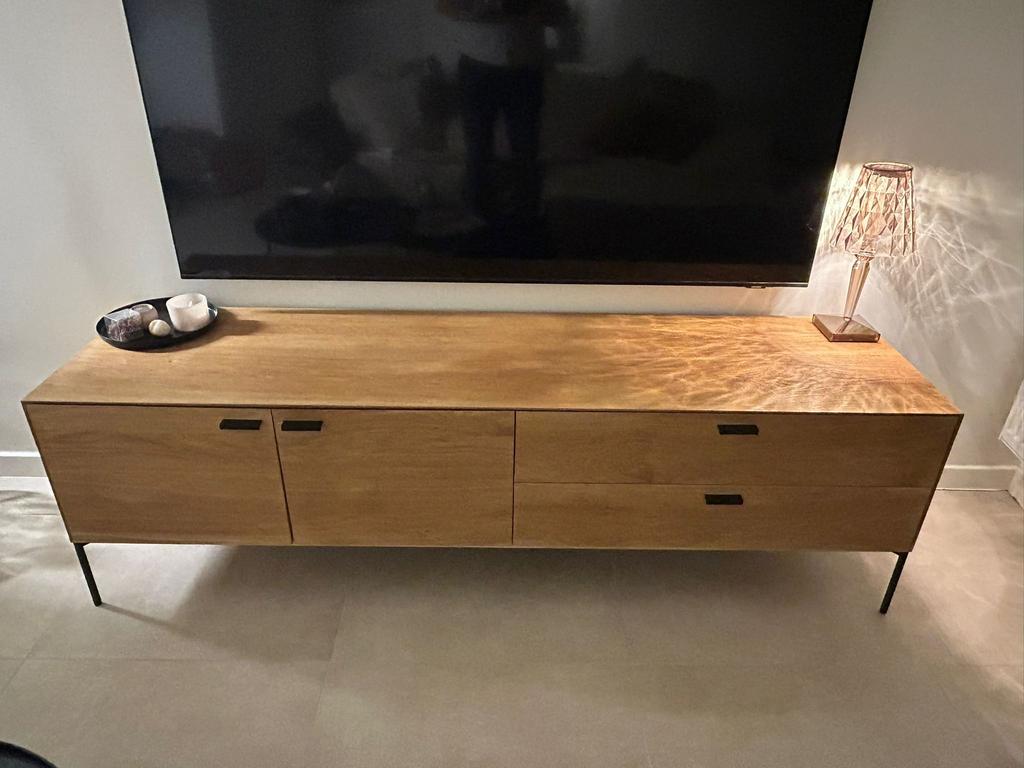 Gereserveerd Tv kast Juntoo, Enlèvement, Utilisé