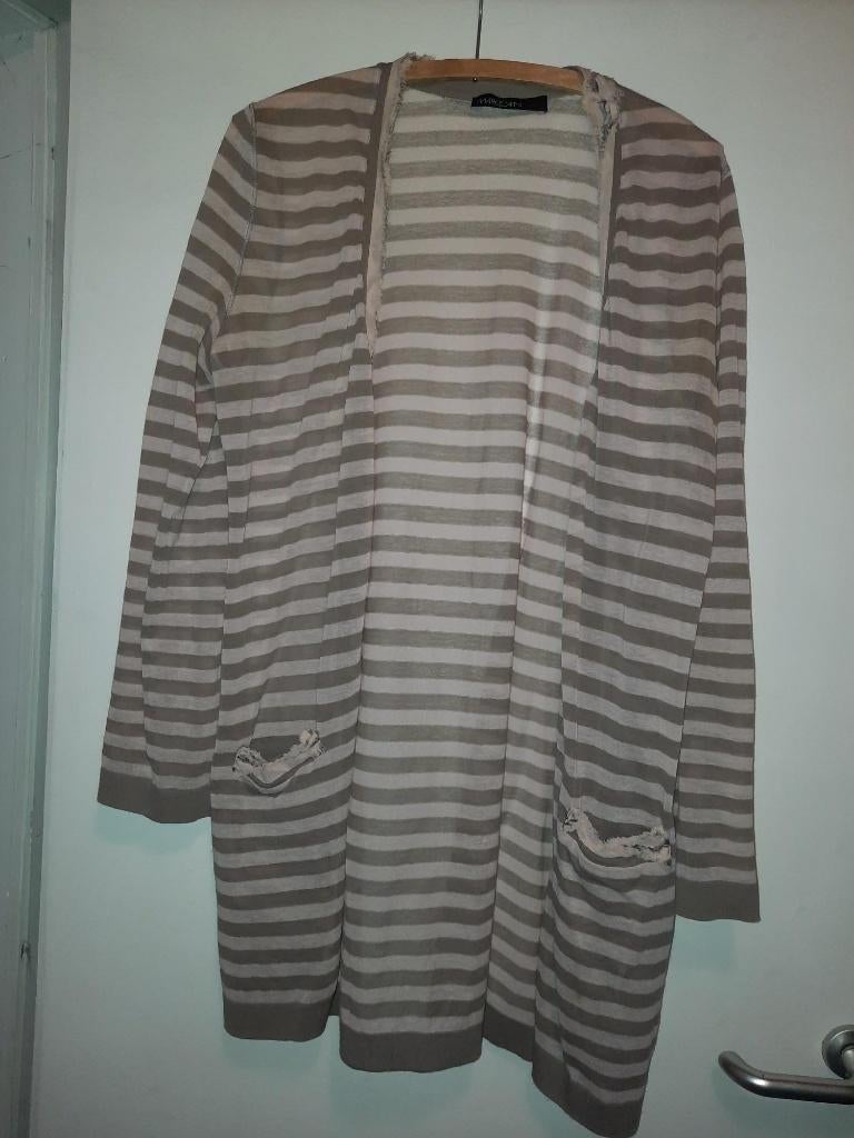 Cardigan 'Marc Cain', Enlèvement, Porté