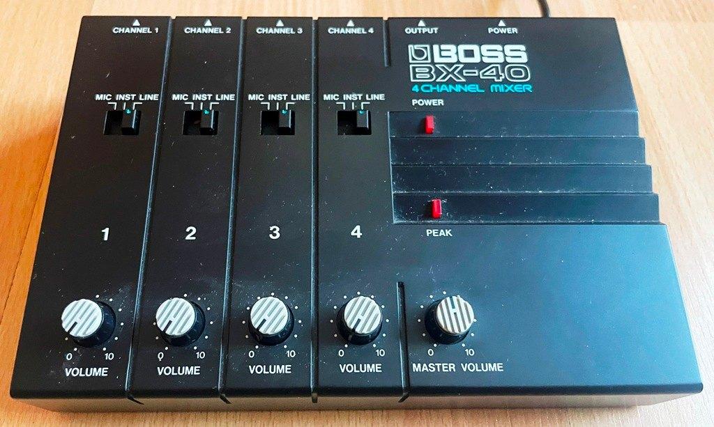 Boss BX-40 4-kanaals Mixer, Muziek en Instrumenten, Ophalen, Gebruikt, Minder dan 5 kanalen