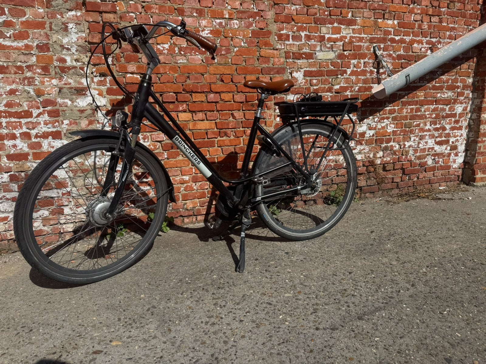 VÉLO ÉLECTRIQUE BRINCKERS AVEC MOTEUR AVANT, Enlèvement, Comme neuf, Brinckers