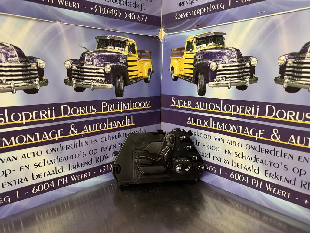 Mercedes s w220 stoel verstelling rechts, Auto-onderdelen, Gebruikt, Mercedes-Benz AG, Mercedes-Benz, Mercedesstrasse 120
70372  Stuttgart, DE
