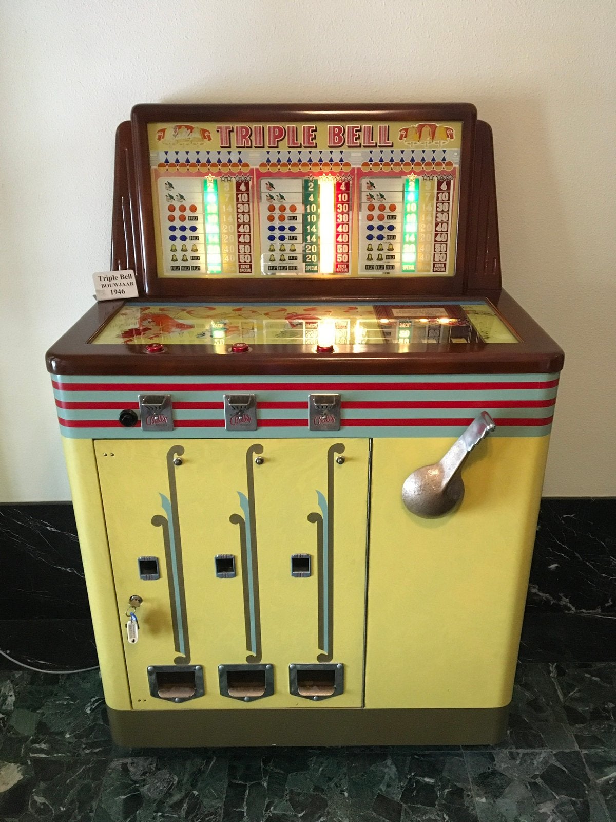 1940s USA Triple Bell Automaat Gokmachine, Verzamelen, Euro, Ophalen, Zo goed als nieuw, Met sleutels