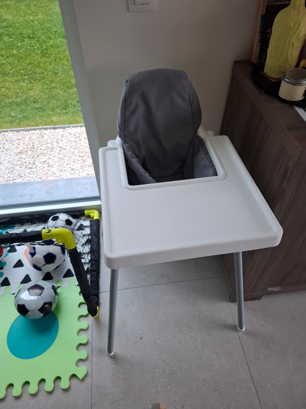 Ikea hoge stoel, Ophalen