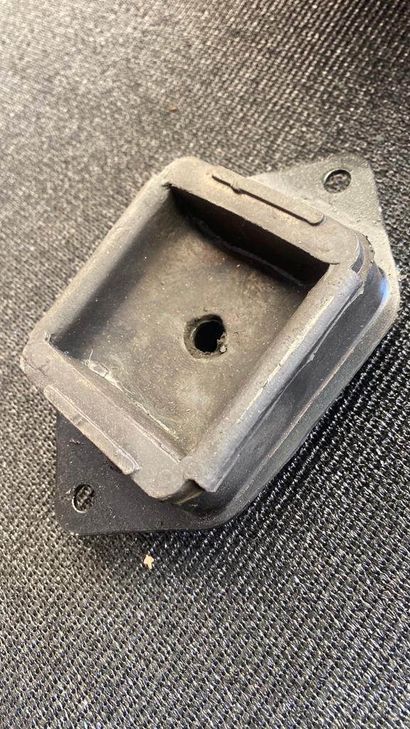 Support de boîte de vitesses Ford Taunus Capri Granada
