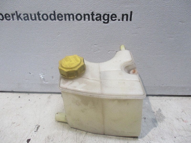 KOELVLOEISTOF RESERVOIR Ford StreetKa (1s51-8k218-ac), Gebruikt, Henry-Ford-Straße  1
50735  Köln, DE, Ford-Werke GmbH, Kunden@ford.com