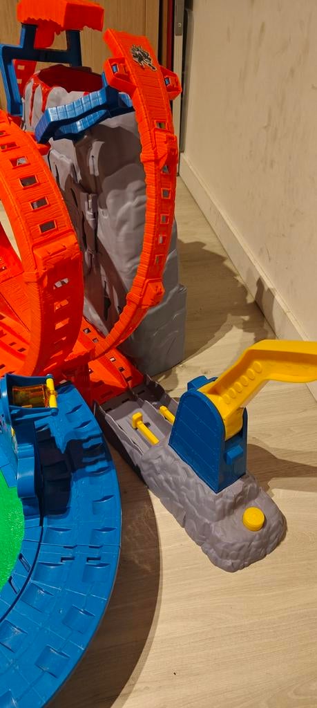 Hot Wheels monster truck, Ophalen, Zo goed als nieuw, Hot Wheels, Met looping