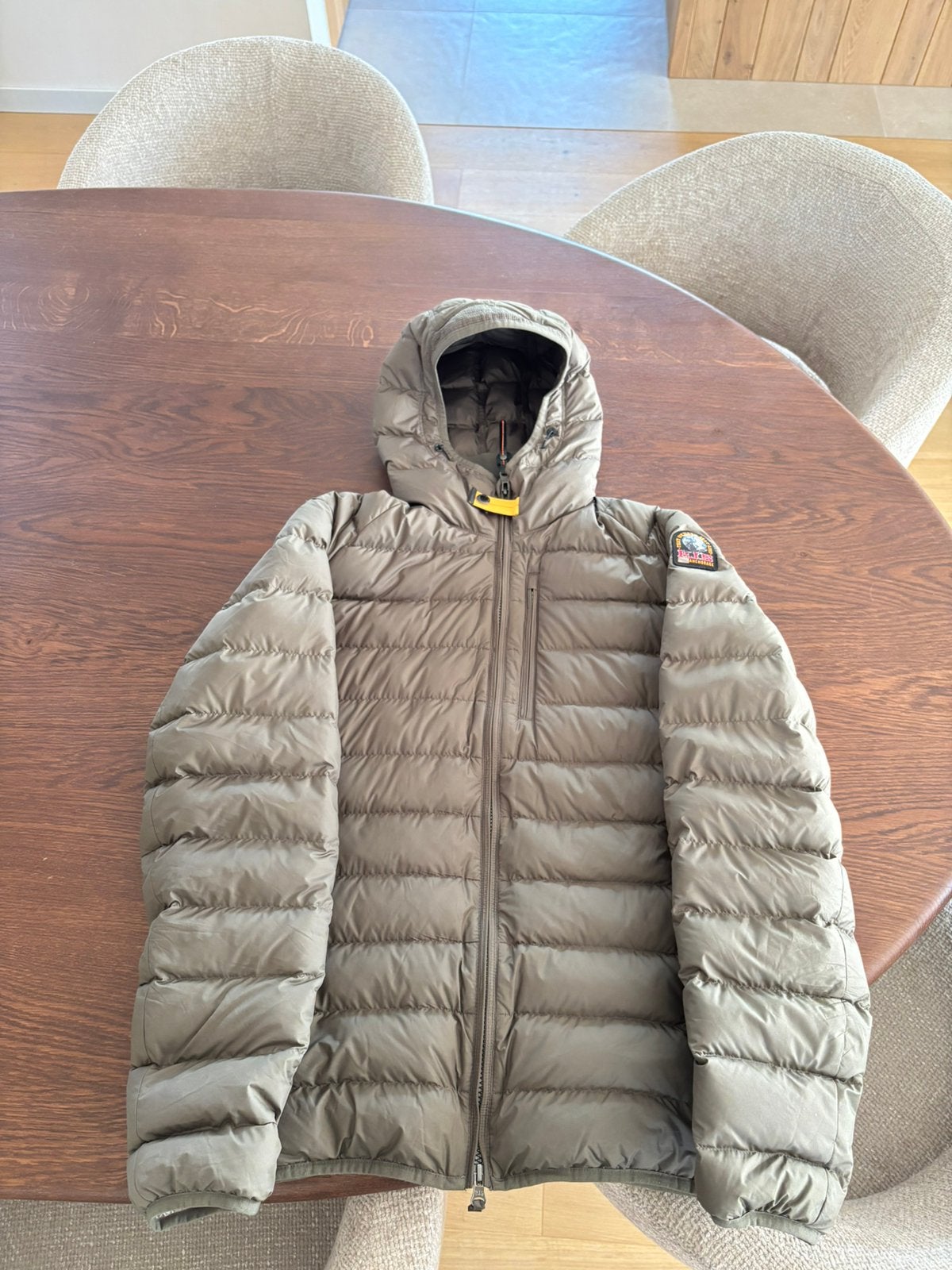 Vest parajumper nooit gedragen, Enlèvement, Comme neuf