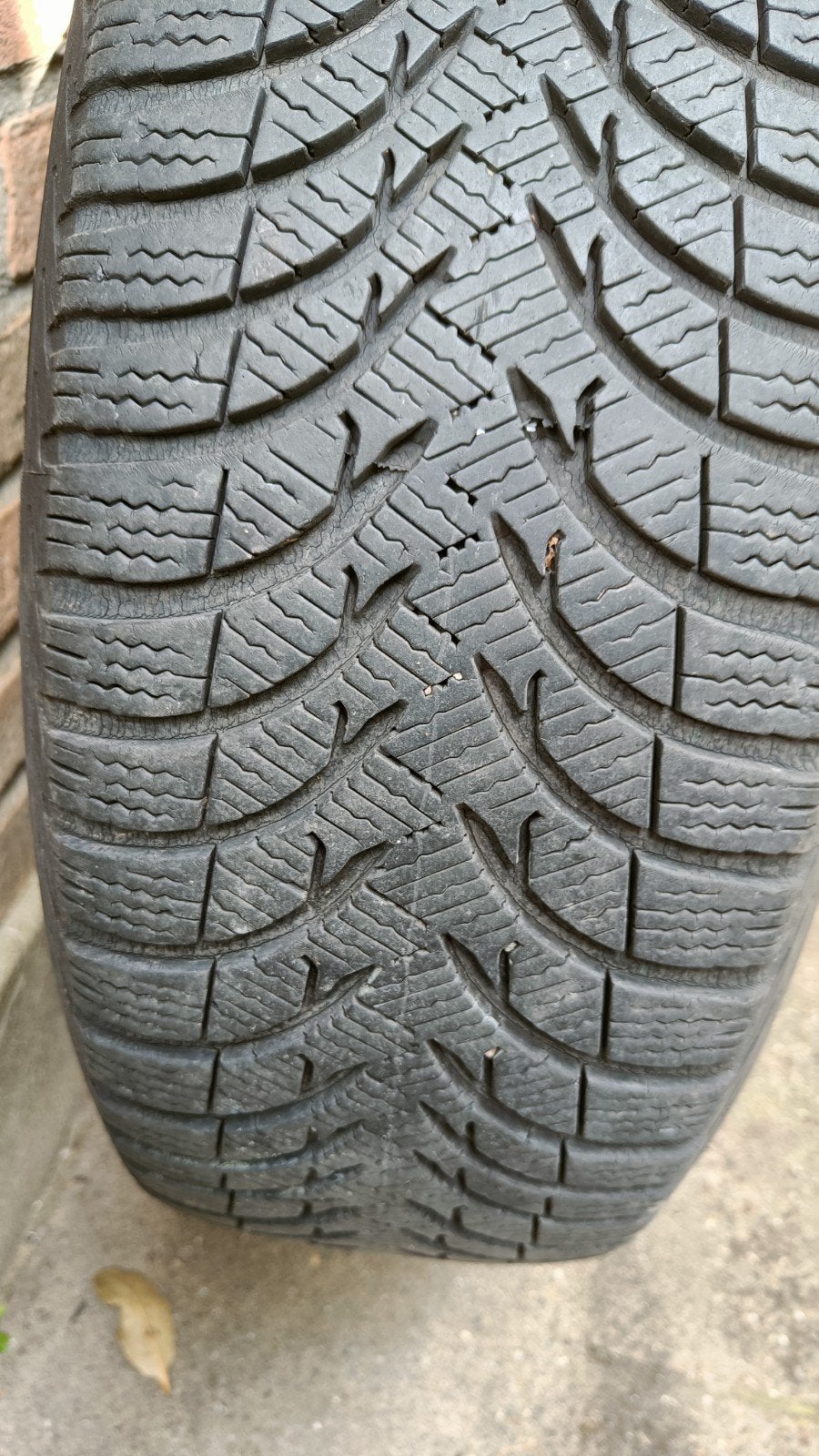 4  pneus hiver Michelin Alpin A4+jantes  
205/60/16, Pneus et Jantes, Pneus hiver, 16 pouces, Véhicule de tourisme