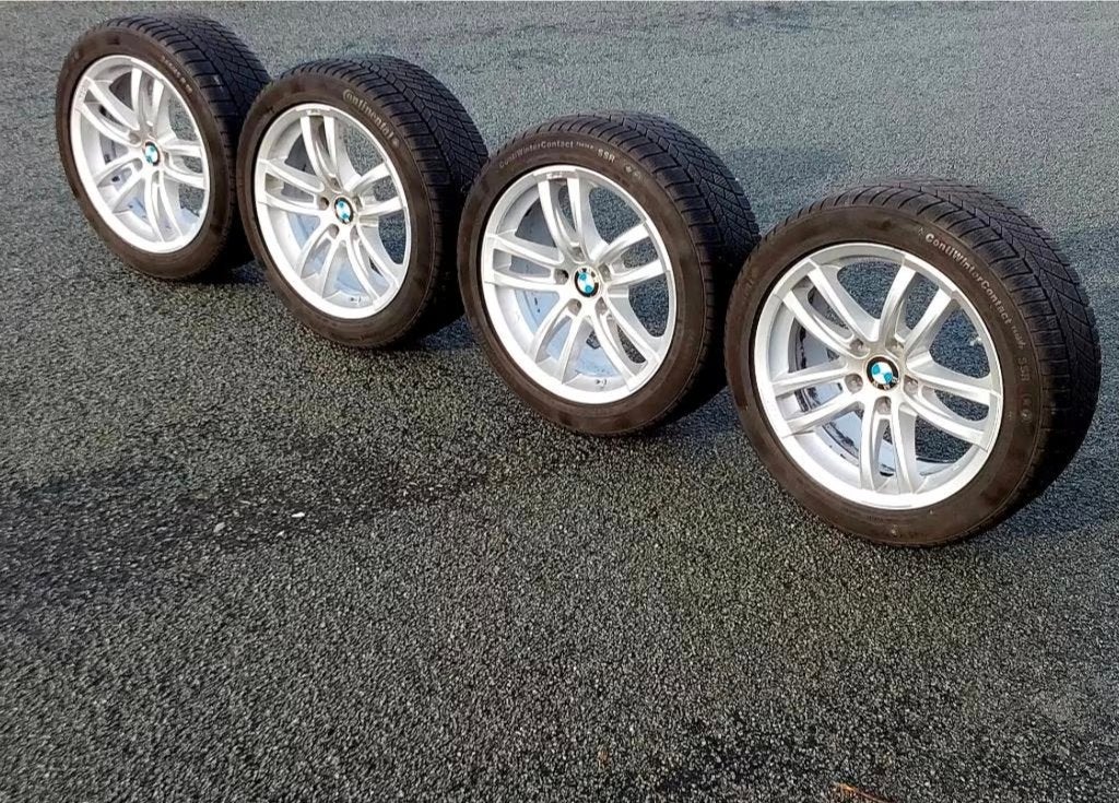 4 très belles jantes BMW avec des pneus 245/45-18, Autos : Pièces & Accessoires, Pneus & Jantes, Pneus et Jantes, Pneus hiver