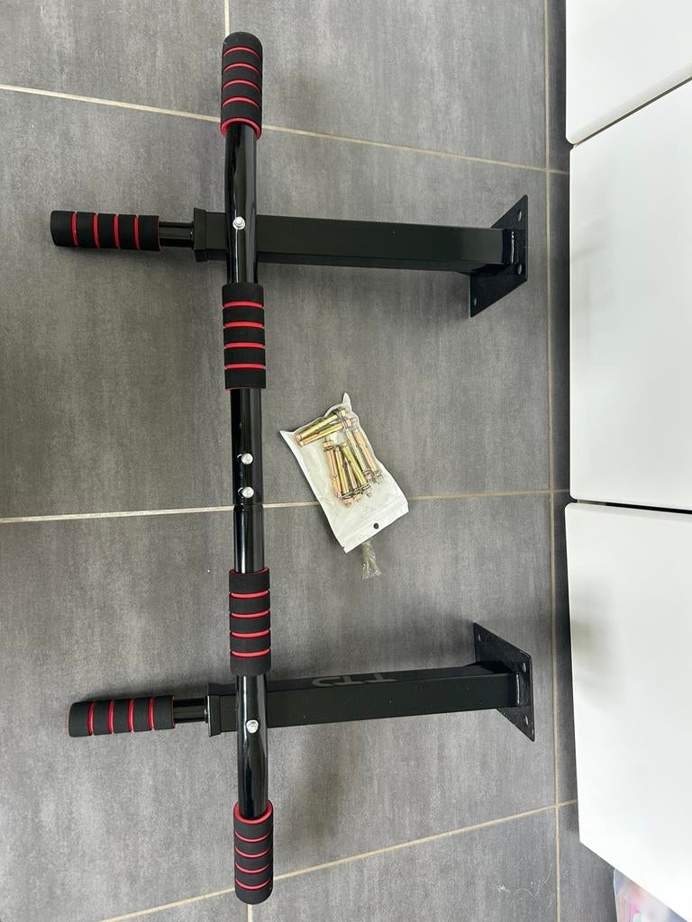 Optrekstang voor muurmontage, Sport en Fitness, Fitnessmaterialen, Ophalen, Zo goed als nieuw