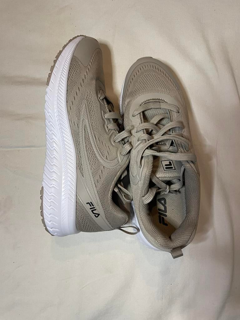 Baskets fila taille 38.5, Enlèvement, Comme neuf