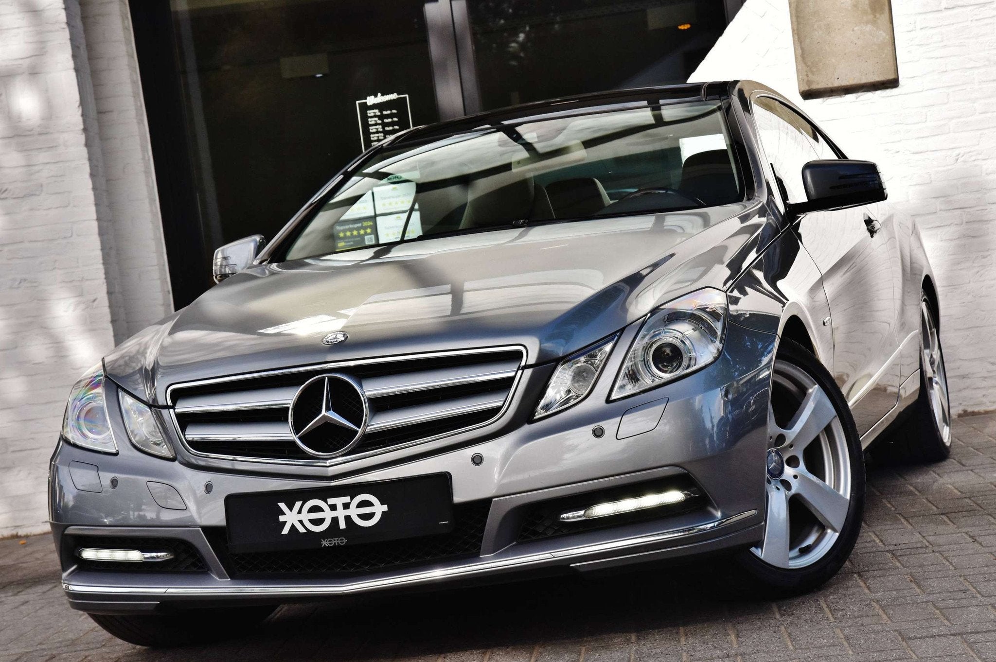 Mercedes-Benz E-Klasse 220 cdi COUPE AUT. * BELGIAN CAR / VE, Auto's, Automaat, Gebruikt, Beige, 4 cilinders
