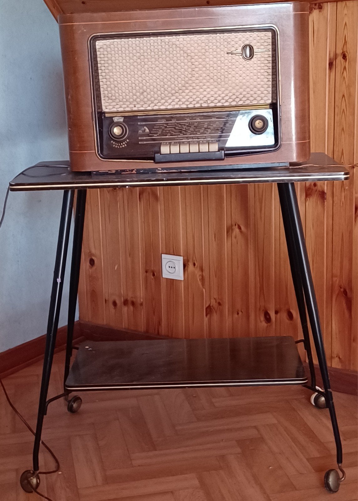 Desserte of vintage roltafel, Ophalen