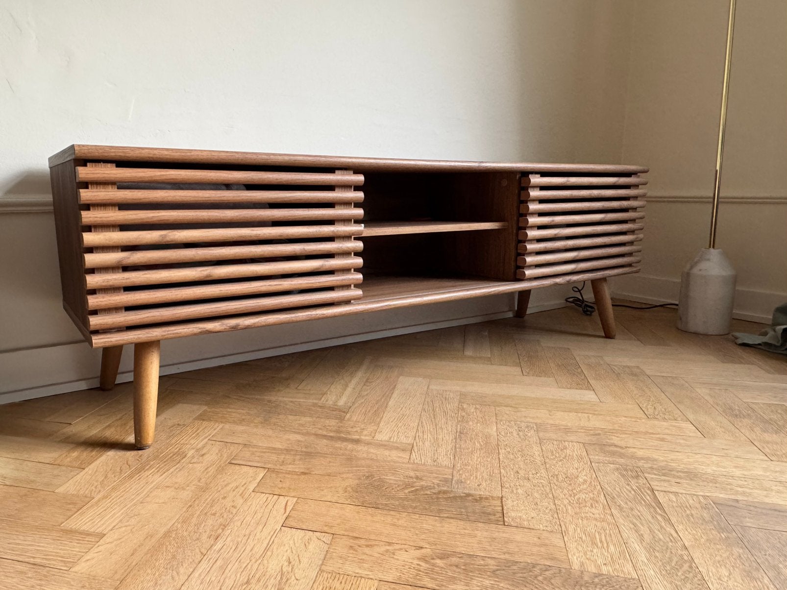 Meuble TV MADE Tulma – 150 cm – effet chêne moyen, Ophalen, Zo goed als nieuw, Eikenhout