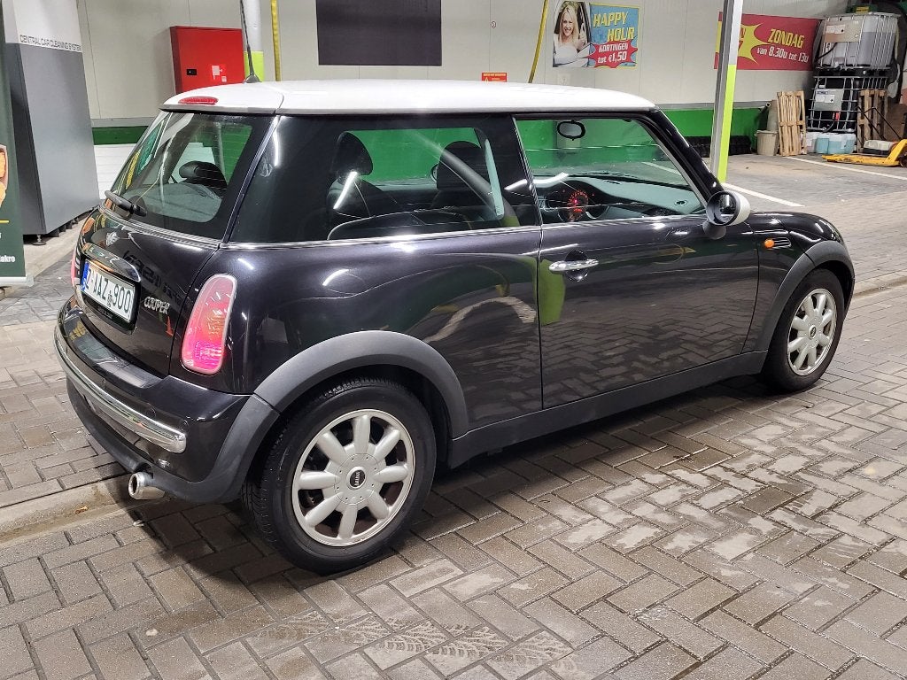 MINI COOPER 1,6 L D'ESSENCE. 1800 EUROS, Autos, Entreprise, Boîte manuelle, https://public.car-pass.be/vhr/0603aaa0-39b3-43de-b997-407cb3329e58