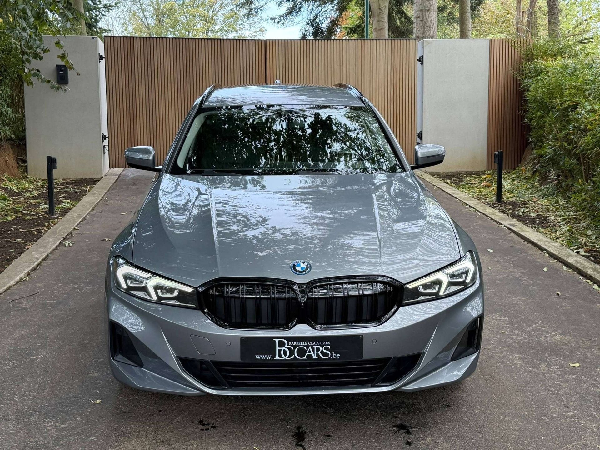 BMW 320 Touring 320eA Facelift-Led-Curved-Keyless-Sportzetel, Autos, Argent ou Gris, Achat, Entreprise, Noir