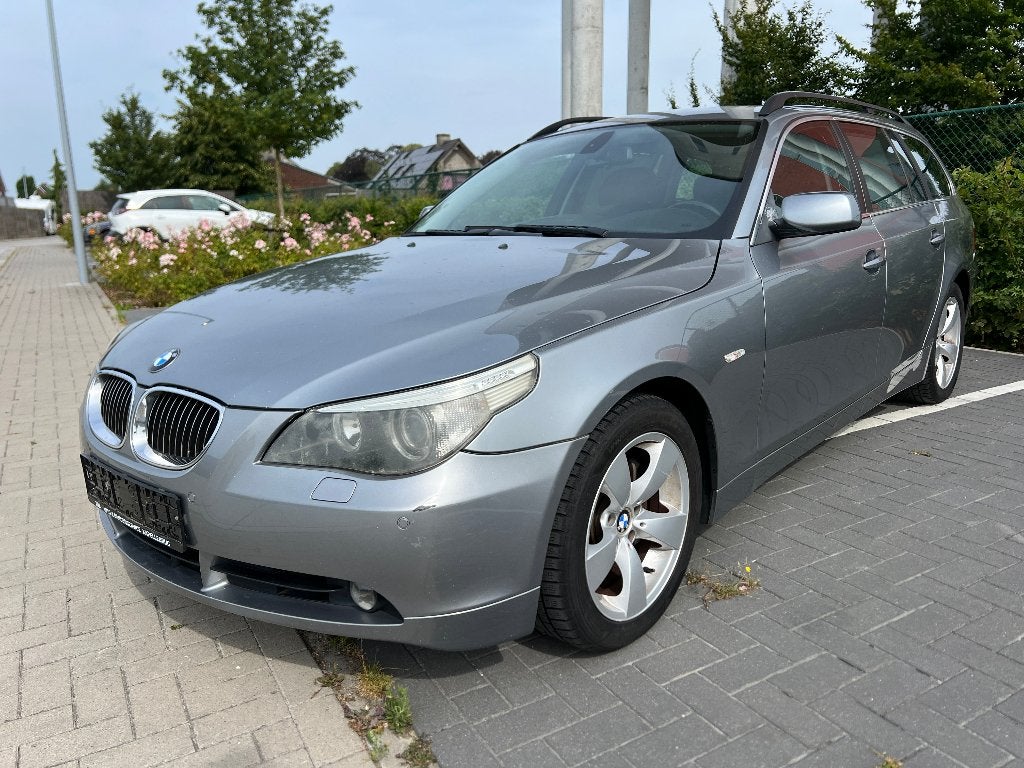 BMW 525i à essence prête à immatriculer, Autos, Argent ou Gris, 2000 kg, Carnet d'entretien, 5 portes
