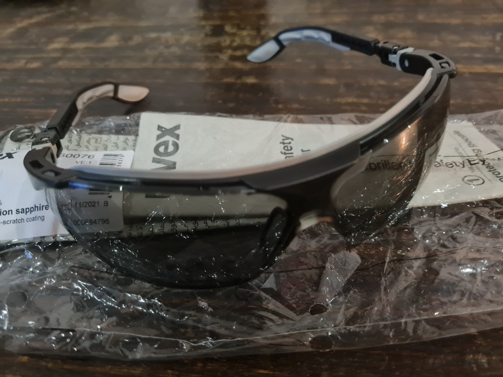 Lunettes de sécurité UVEX saphir (nouvelles), Neuf, Autres marques, Gris, Enlèvement ou Envoi