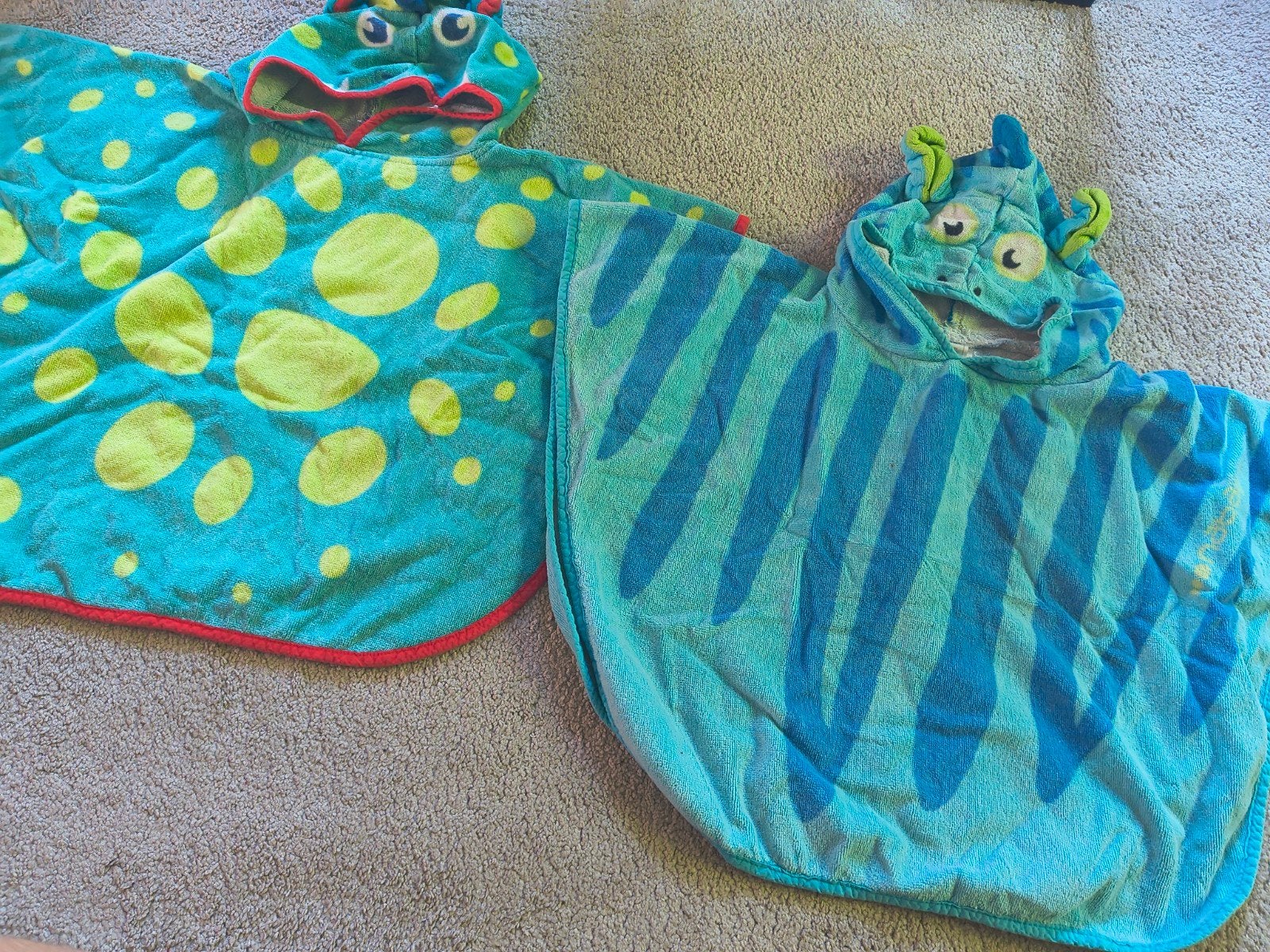 2 ponchos de bain enfant Decathlon, Enlèvement ou Envoi, Garçon