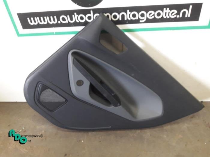 Revêtement portière 4portes arrière droite d'un Ford Fies, -, 3 mois de garantie, -, -